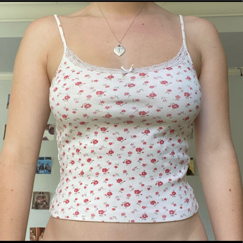 BRANDY MELVILLE floral lace top